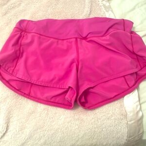 Lululemon sonic pink low rise 2.5 speed ups💕🩷